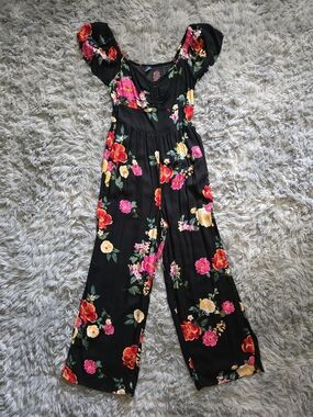 Old Navy Black Floral Fit & Flare Flutter-Sleeve Jumpsuit - Size XS